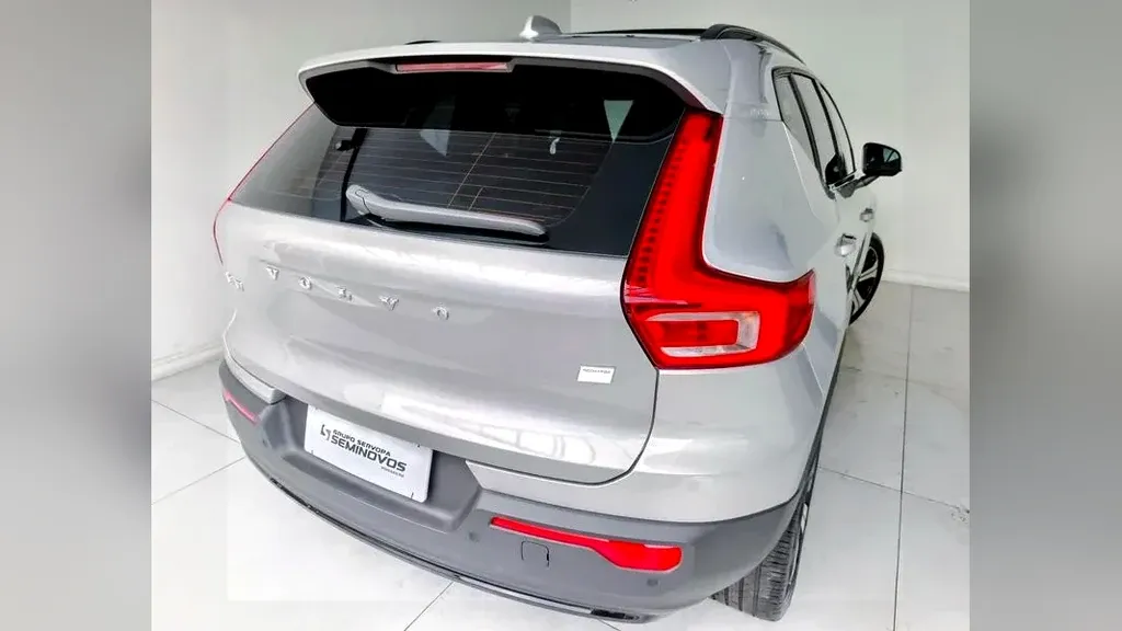Volvo XC40 Recharge - Imagem 8