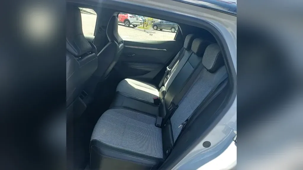 Renault Megane E-tech Electric - Imagem 12