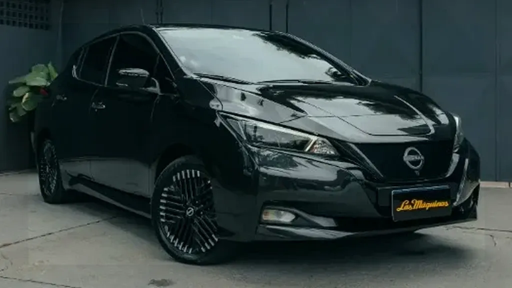 Foto de um nissan leaf