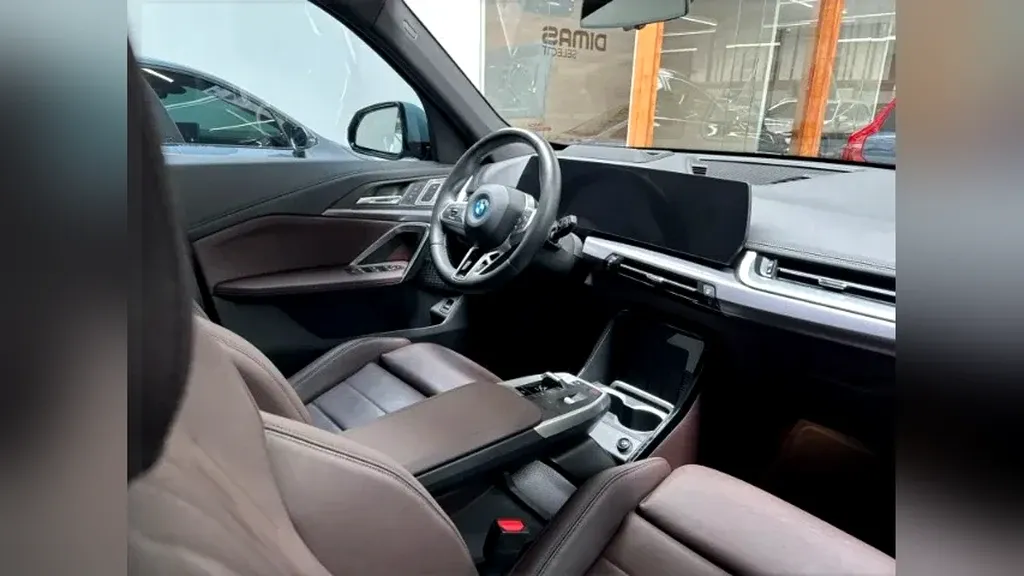 BMW IX1 - Imagem 3