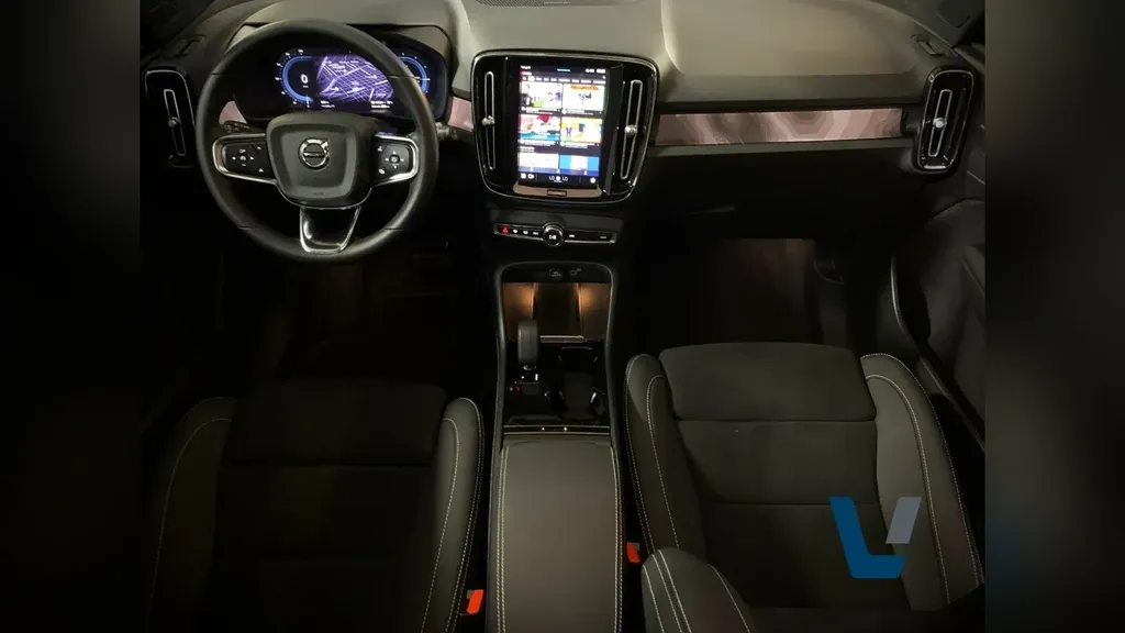 Volvo XC40 Recharge - Imagem 8