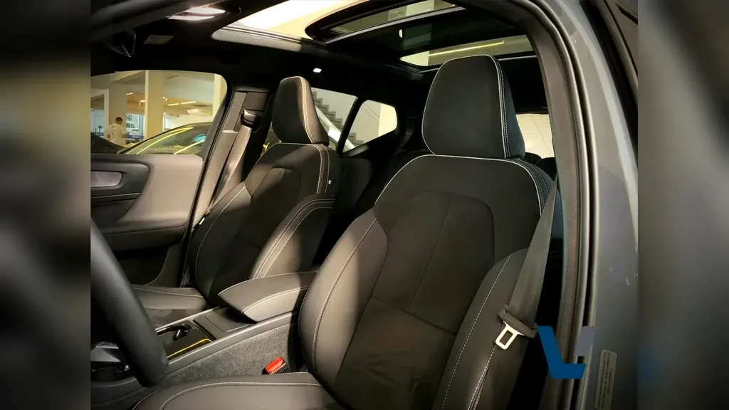 Volvo XC40 Recharge - Imagem 9