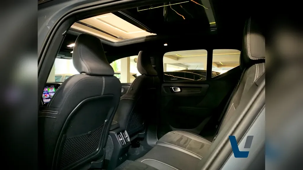 Volvo XC40 Recharge - Imagem 11