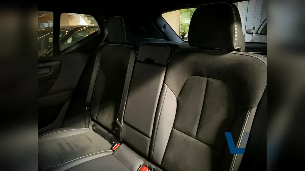 Volvo XC40 Recharge - Imagem 12