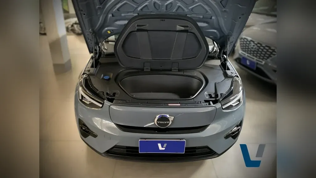 Volvo XC40 Recharge - Imagem 13