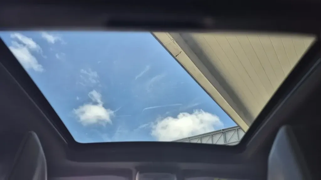 Peugeot E-2008 - Imagem 16