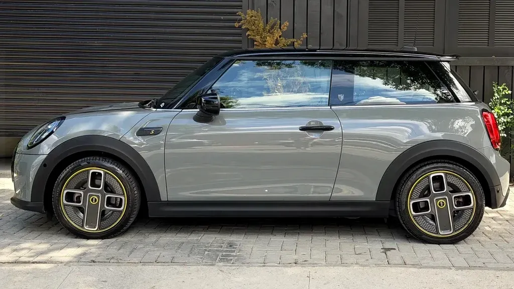 Mini Cooper SE - Imagem 6