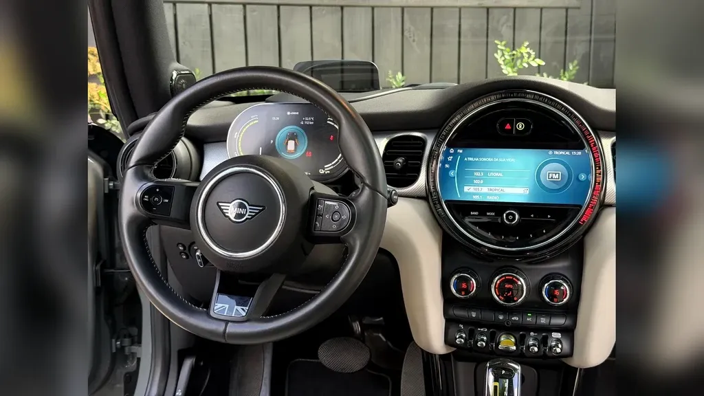 Mini Cooper SE - Imagem 14