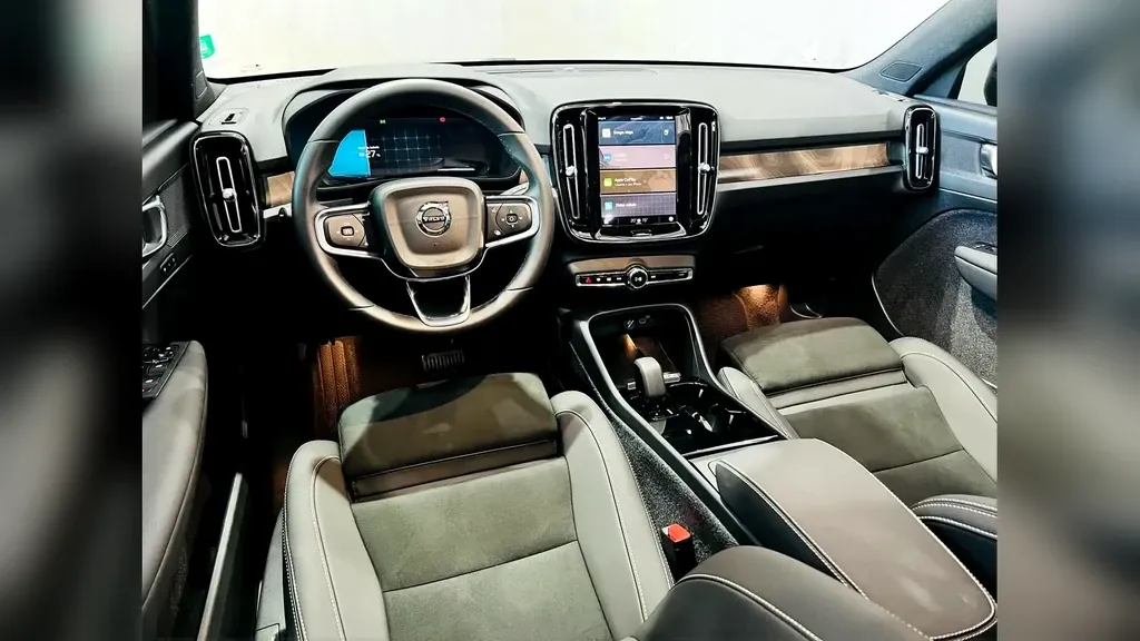 Volvo EX40 - Imagem 10