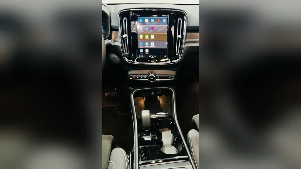 Volvo EX40 - Imagem 17