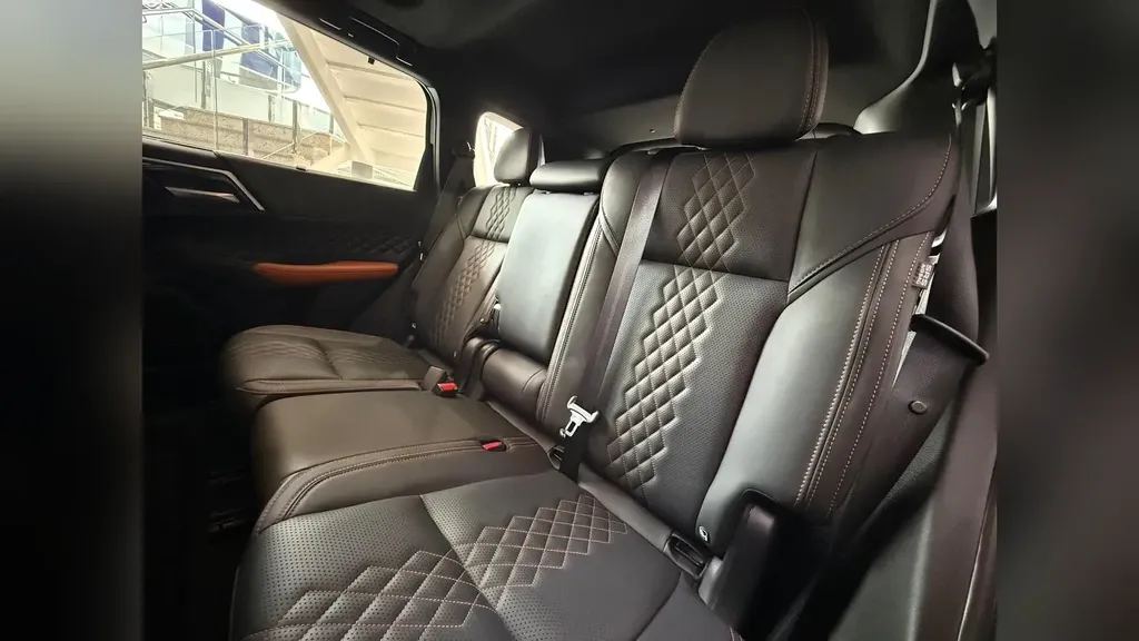 Mitsubishi Outlander - Imagem 16