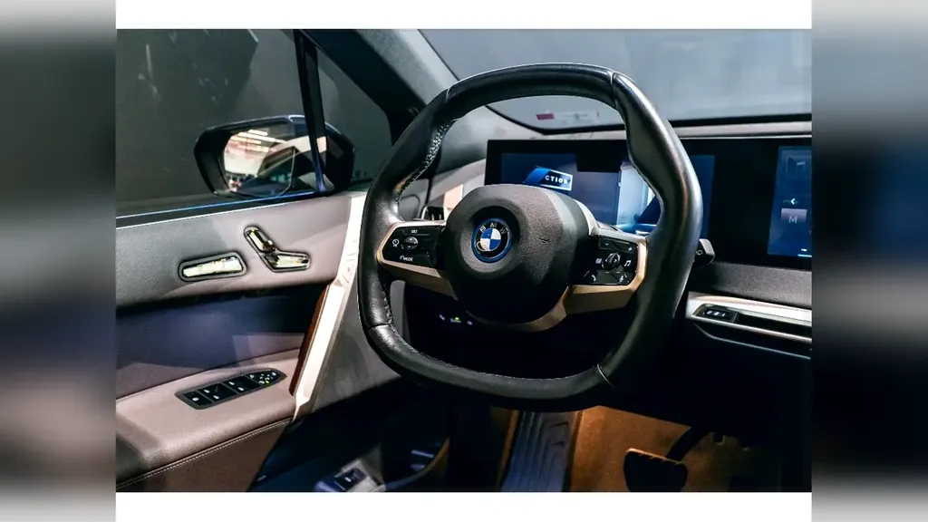 BMW Ix - Imagem 11