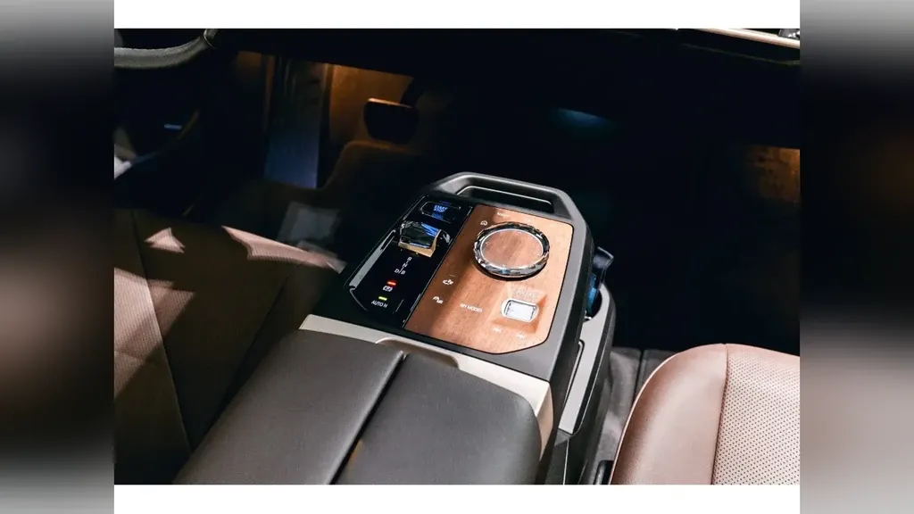 BMW Ix - Imagem 18