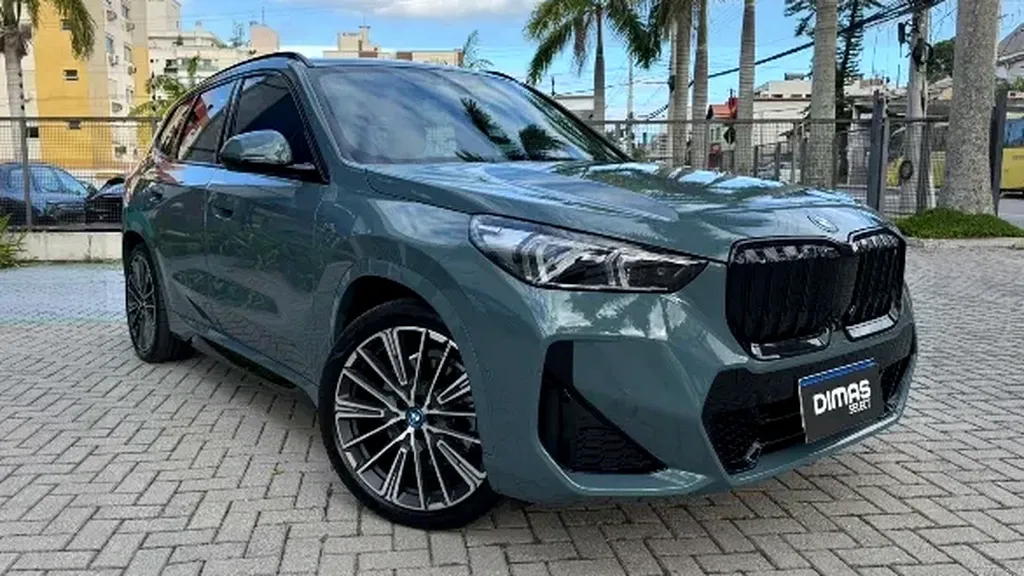 Foto de um bmw ix1