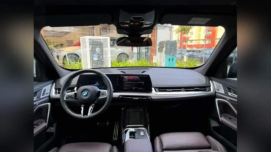 BMW IX1 - Imagem 7