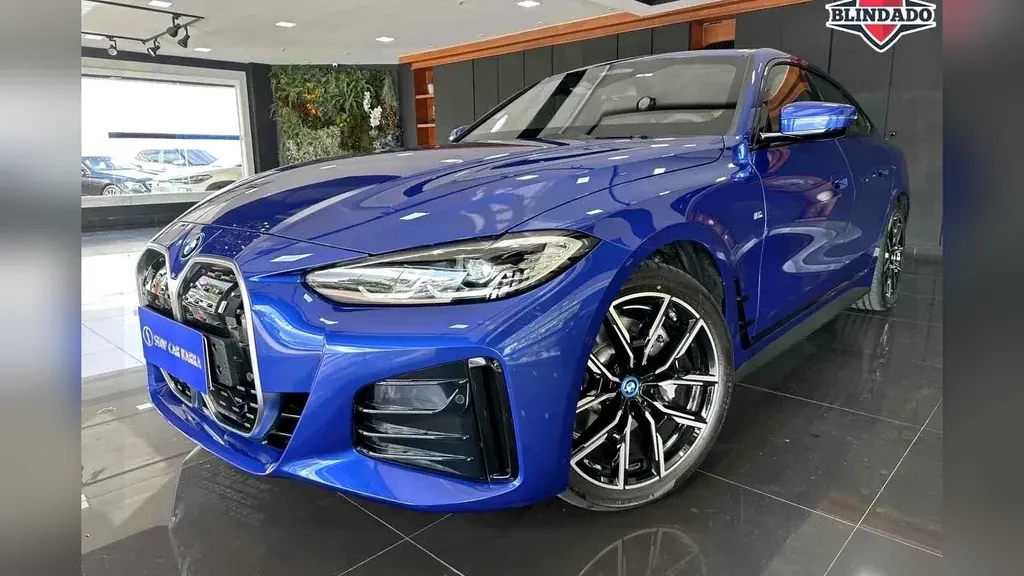 Foto de um bmw i4 edrive35