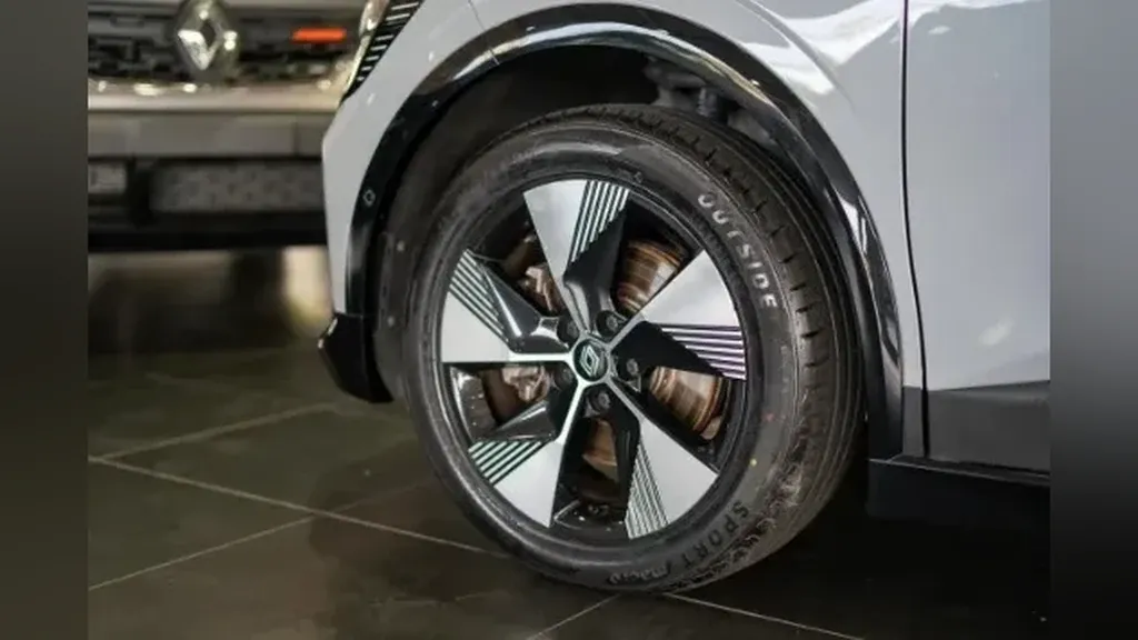 Renault Megane E-tech Electric - Imagem 13