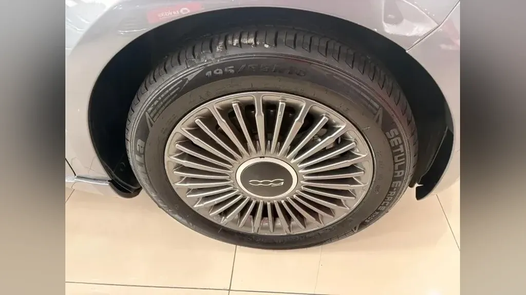 Fiat 500e - Imagem 6