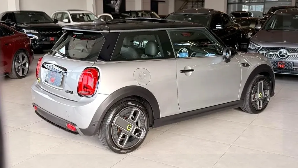 Mini Cooper SE - Imagem 9