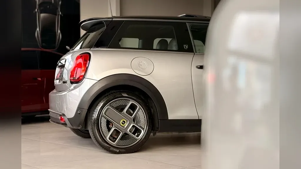 Mini Cooper SE - Imagem 10