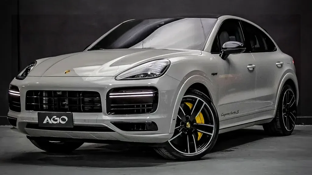 Foto de um porsche cayenne e-hybrid