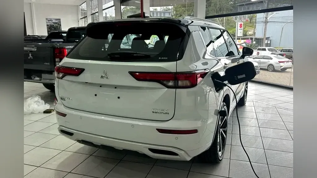 Mitsubishi Outlander - Imagem 3