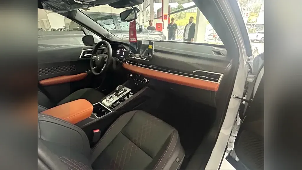 Mitsubishi Outlander - Imagem 15