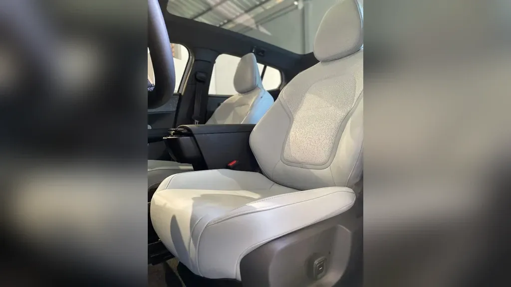 Volvo EX30 - Imagem 10