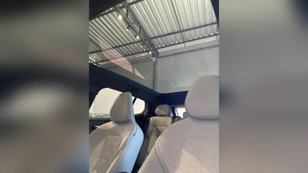 Volvo EX30 - Imagem 13
