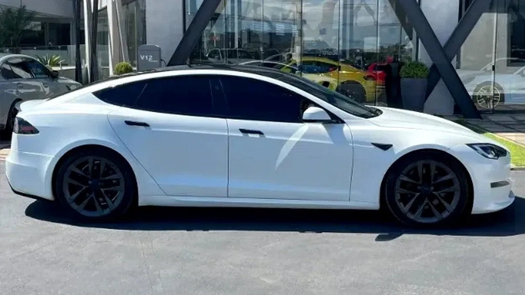 Tesla Model S - Imagem 5