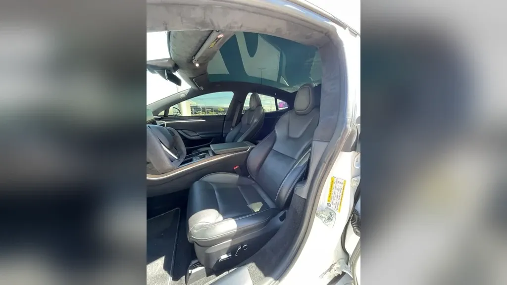 Tesla Model S - Imagem 9