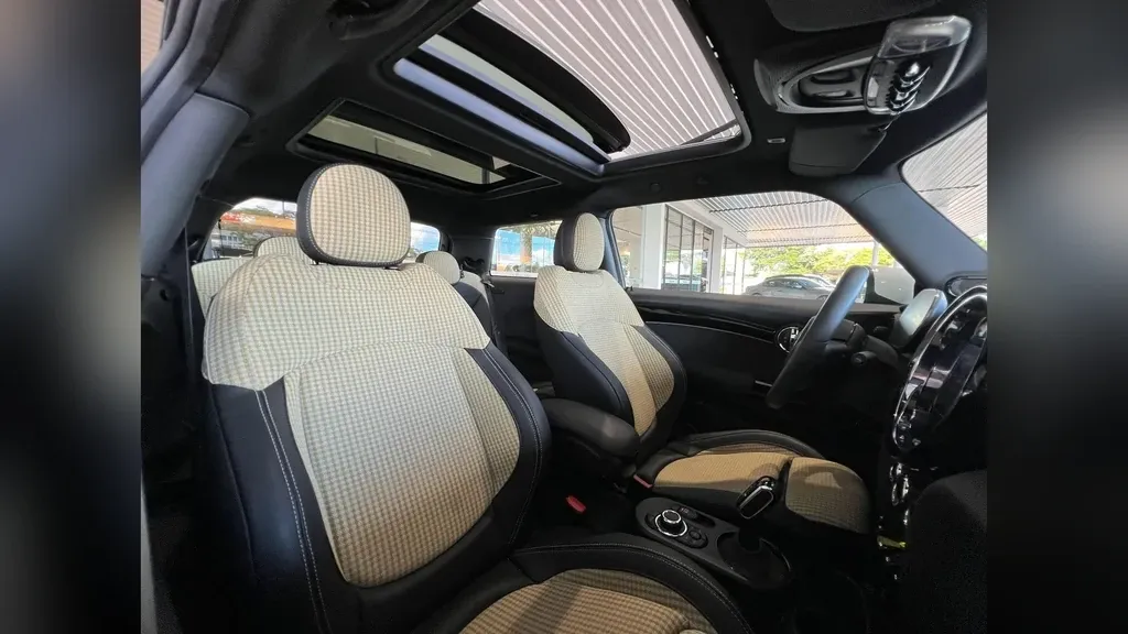 Mini Cooper SE - Imagem 12