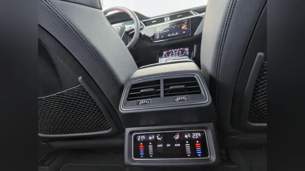 Audi Q8 E-tron - Imagem 15