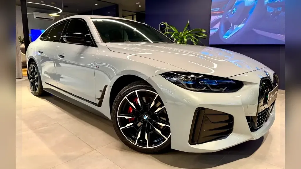 Foto de um bmw i4 m50