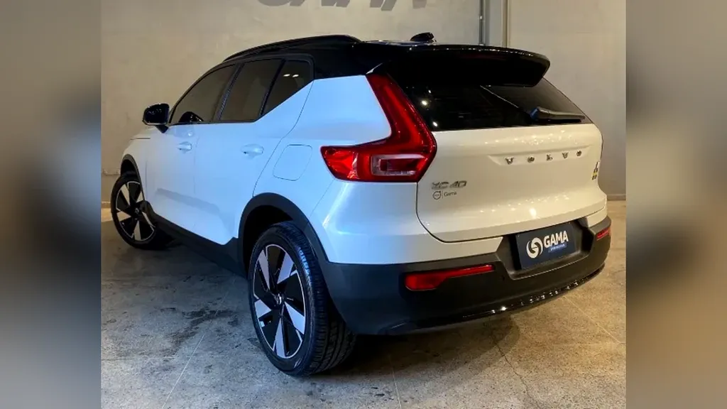 Volvo XC40 Recharge - Imagem 4