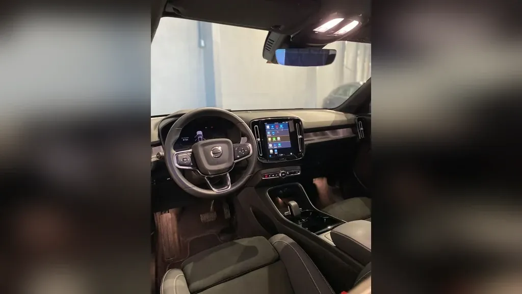 Volvo XC40 Recharge - Imagem 11