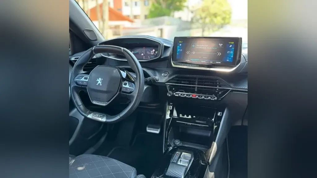 Peugeot E-2008 - Imagem 11