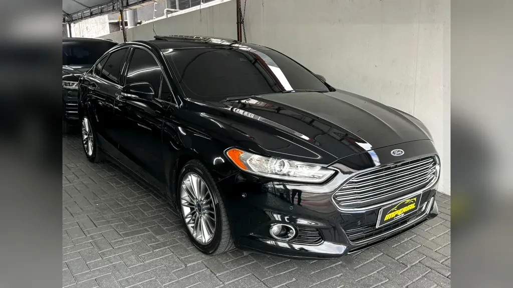 Foto de um ford fusion