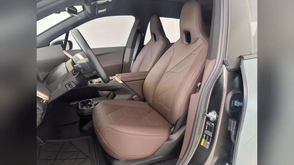 BMW Ix - Imagem 6