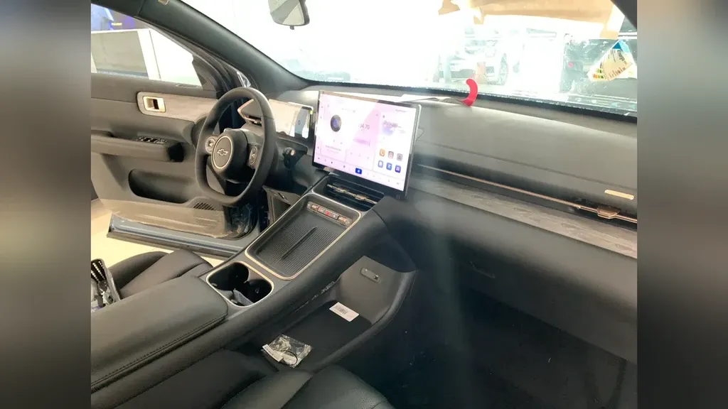 Chevrolet Captiva EV - Imagem 14