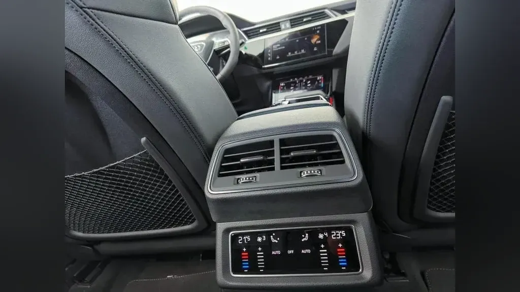 Audi Q8 E-tron - Imagem 14