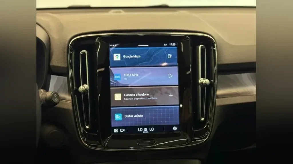 Volvo XC40 Recharge - Imagem 8