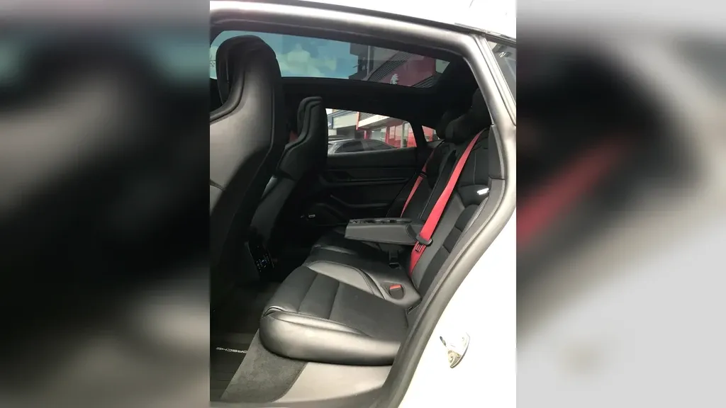 Porsche Taycan - Imagem 9