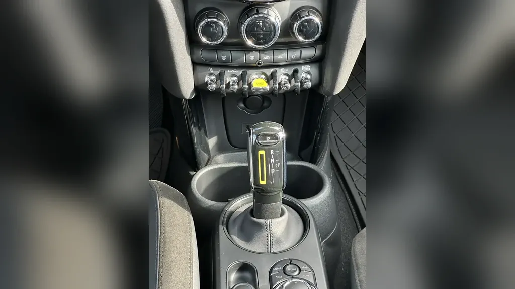 Mini Cooper SE - Imagem 11