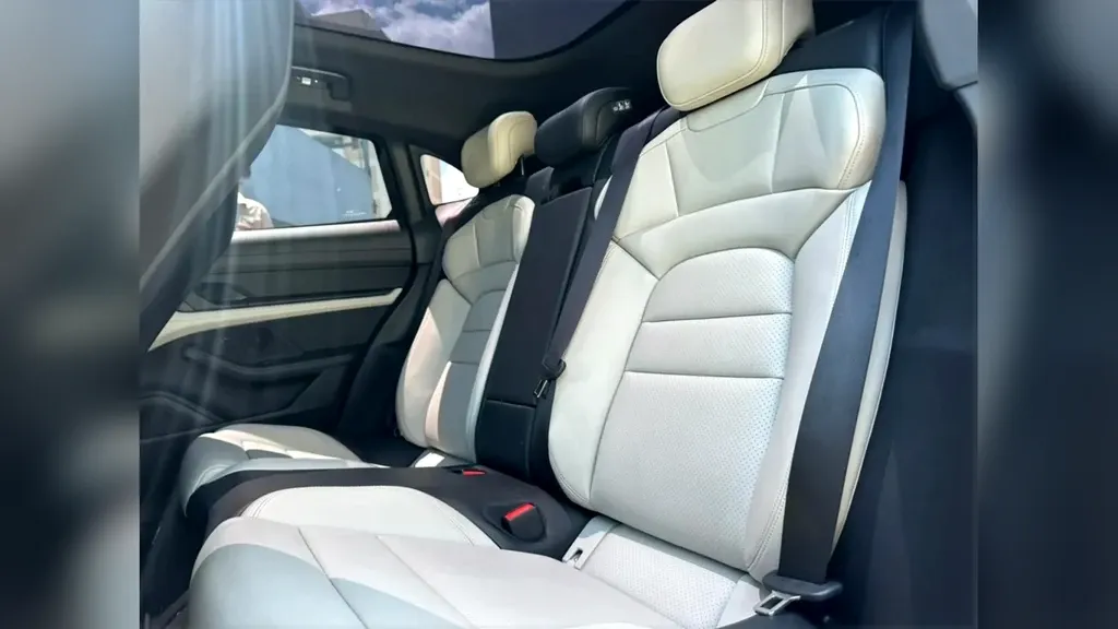 Porsche Taycan - Imagem 13