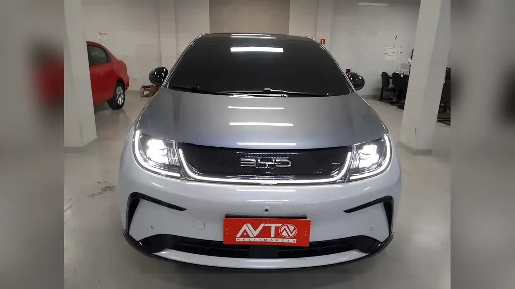 Foto de um byd dolphin plus