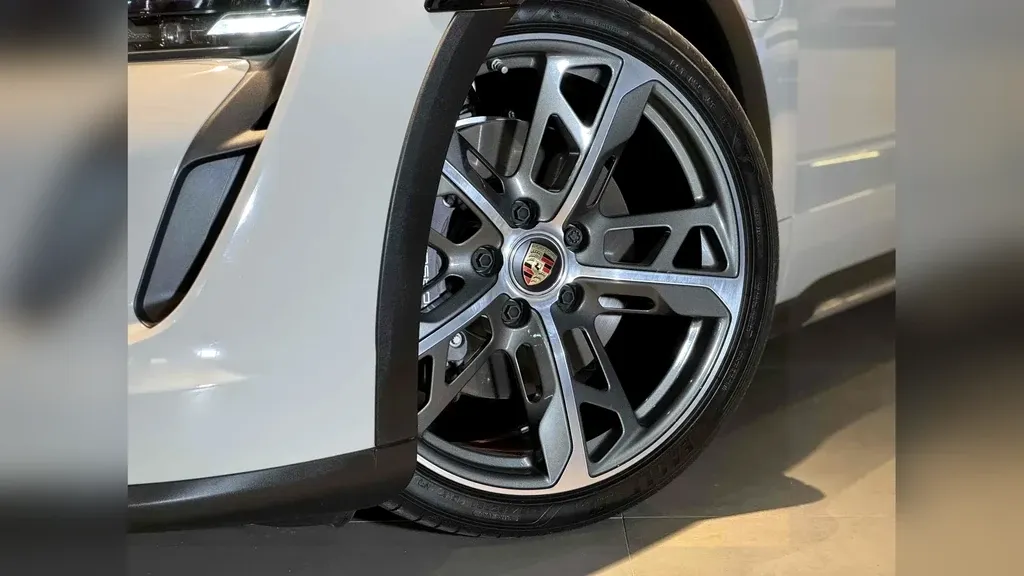 Porsche Taycan - Imagem 2