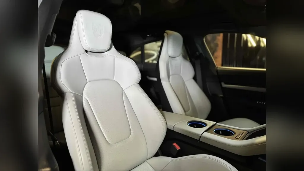 Porsche Taycan - Imagem 13