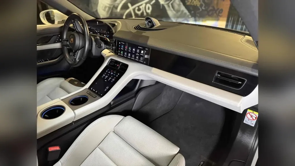 Porsche Taycan - Imagem 16