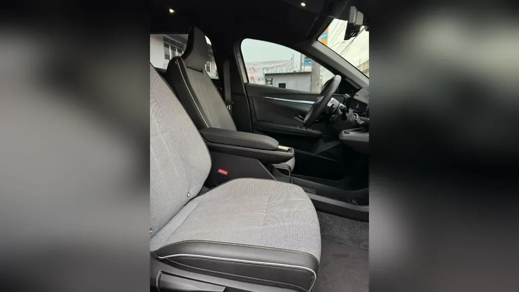 Renault Megane E-tech Electric - Imagem 14